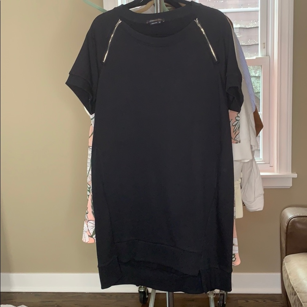 BCBGMAXAZRIA. short sleeve dress. Sz XL